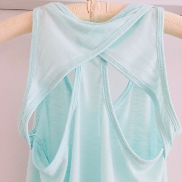 Sea Foam Green Cross Back Workout Tank Top XS - Picture 4 of 5